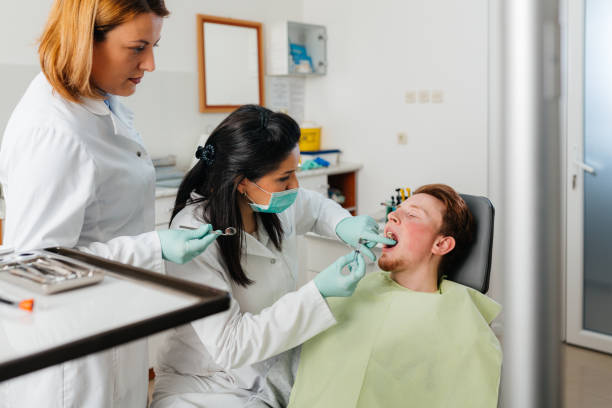 Best Emergency Tooth Extraction  in Perryville, AR